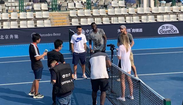 都给人留下 都给人留下